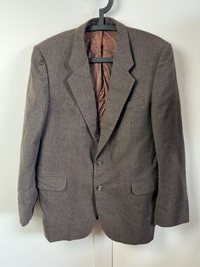 Men's Brown Pinstriped Classic Two-Button Tailored Wool Sport Jacket Blazer